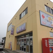 １階は売店です