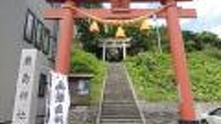 桃岩展望台へ行く途中にお参り