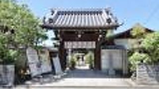 お寺さんのバラ祭り