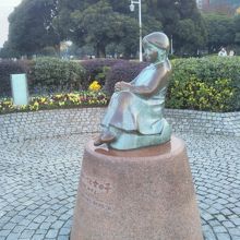 赤い靴はいてた女の子の像（山下公園）