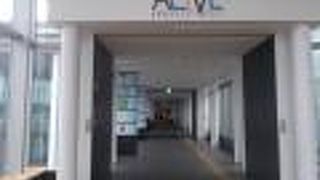 秋田駅の東口にあります。