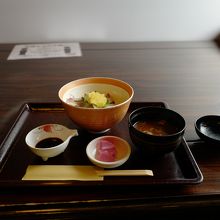 「イワナの親子丼」はオススメ！