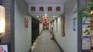 月島もんじゃストリート沿いにあります