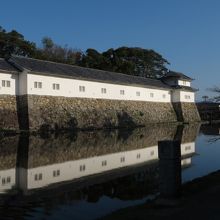 自転車でお堀を走りましょう