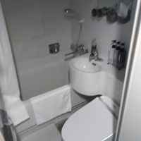 ビジネスホテルよりはやや広め？のバス・トイレ