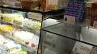 いつも人で賑わってる