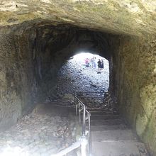 足元がすべるので注意