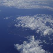 雲を被った伊豆大島