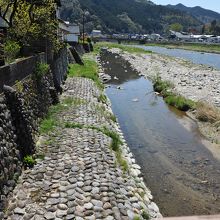 今も残る船の発着場跡