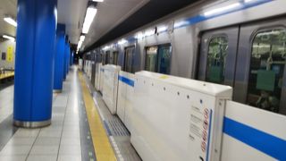 窓を開けて運行