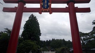 盛岡城址公園から東のエリアにあります。