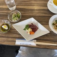 ジーパンでこない方が良いです