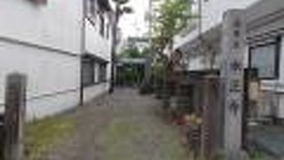 盛岡駅の北東のエライにあります。