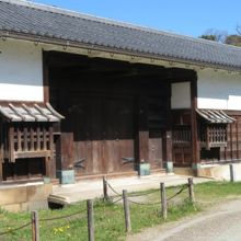 屋根付きの格子がいいですね