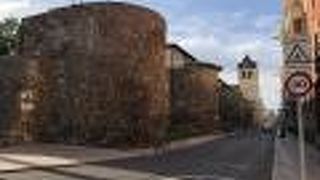 旧市街を取り囲んでいた