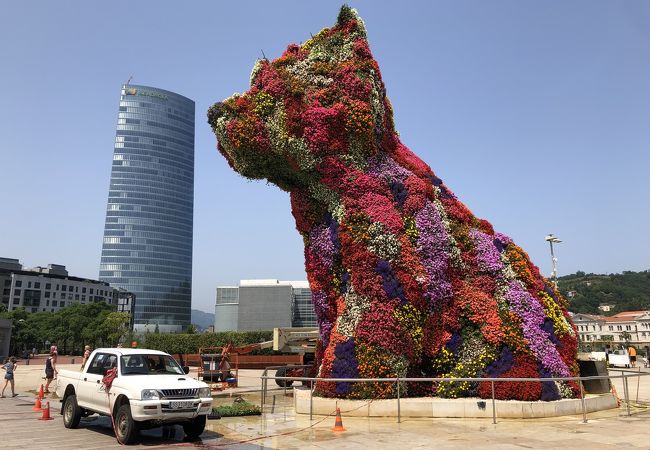 グッゲンハイム美術館の番犬