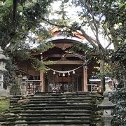 森の中の神社です。