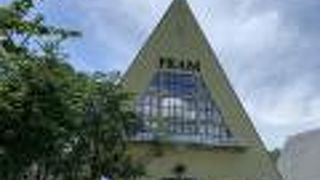 水上バスに乗ると、近いです