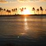 ホテル前のアナエホオマル ビーチから眺める夕日はきれいです。
