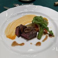 夕食のメイン。美味しかったです。