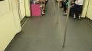 椅子が消えていっている