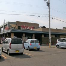 駐車場はマックスバリューと共用で利用出来ます