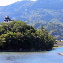 肱川橋から下流、大洲城を望む