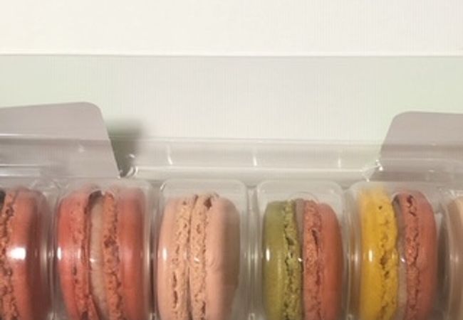 かわいらしいマカロンの店