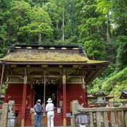 静かな場所にある東照宮。登っていくのは大変です。