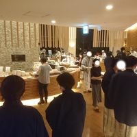 夕食・朝食はバイキングです