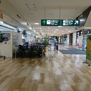 秋田空港の売り場