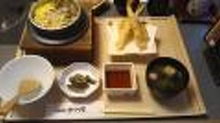 ゆっくりと食事が楽しめる