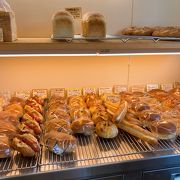 今津にある、こじんまりとしててアットホームなパン屋さんです。