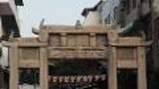 雰囲気のある石門