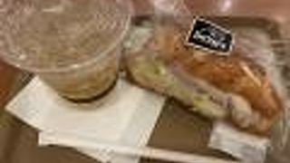 駅ナカでサクッと食べられます。