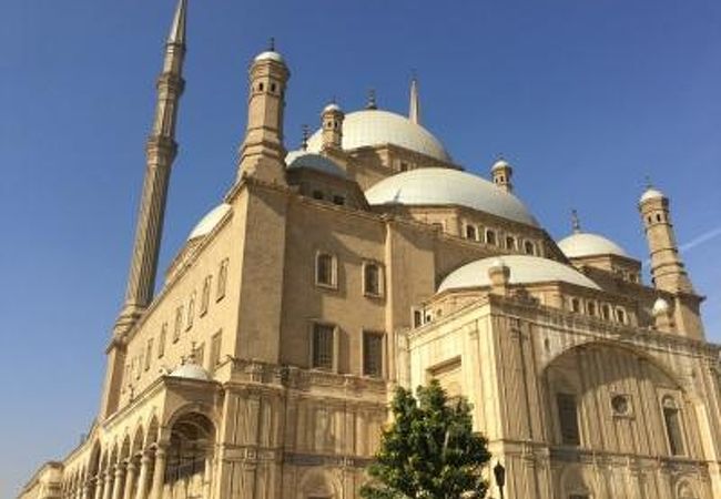 トルコのモスクに似た美しいガーマ