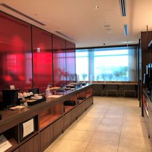 ダイヤモンド・プレミアラウンジのダイニングエリアは1か所