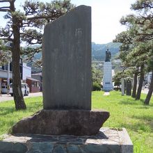 後ろに高田屋嘉兵衛像を入れてみました