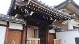 目抜き通り沿いに