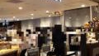 シァル横浜地下1階