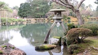 【徽軫灯籠】兼六園に行くとなぜか確認したくなる「ポイント」です