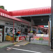 島村兄弟と書かれた土産物店