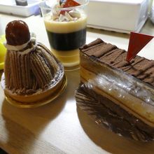 ケーキ３種。これで１０００円以内。