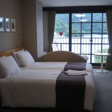 湖が見えるステキなお部屋