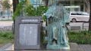 大通り公園３丁目の北東のカドに