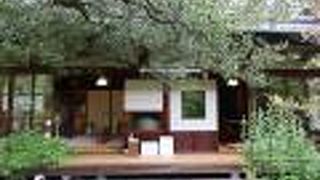 裏路地にある工芸博物館 