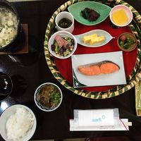 朝食です。クラッカー＆林檎バターはヨーグルトの方が良いかも。