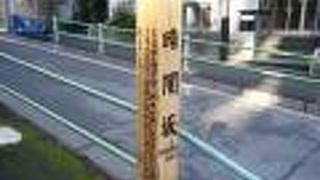 圧迫感とやや薄暗い感じ