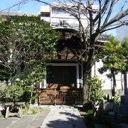 シンプルでまとまった寺院