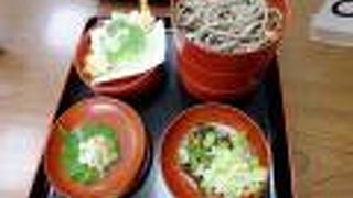 中尊寺の駐車場に隣接する土産物屋兼レストラン